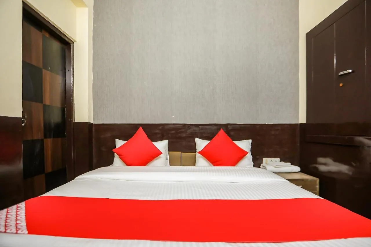 Hotel Oyo 61833 Sahil Guest House Gurgaon