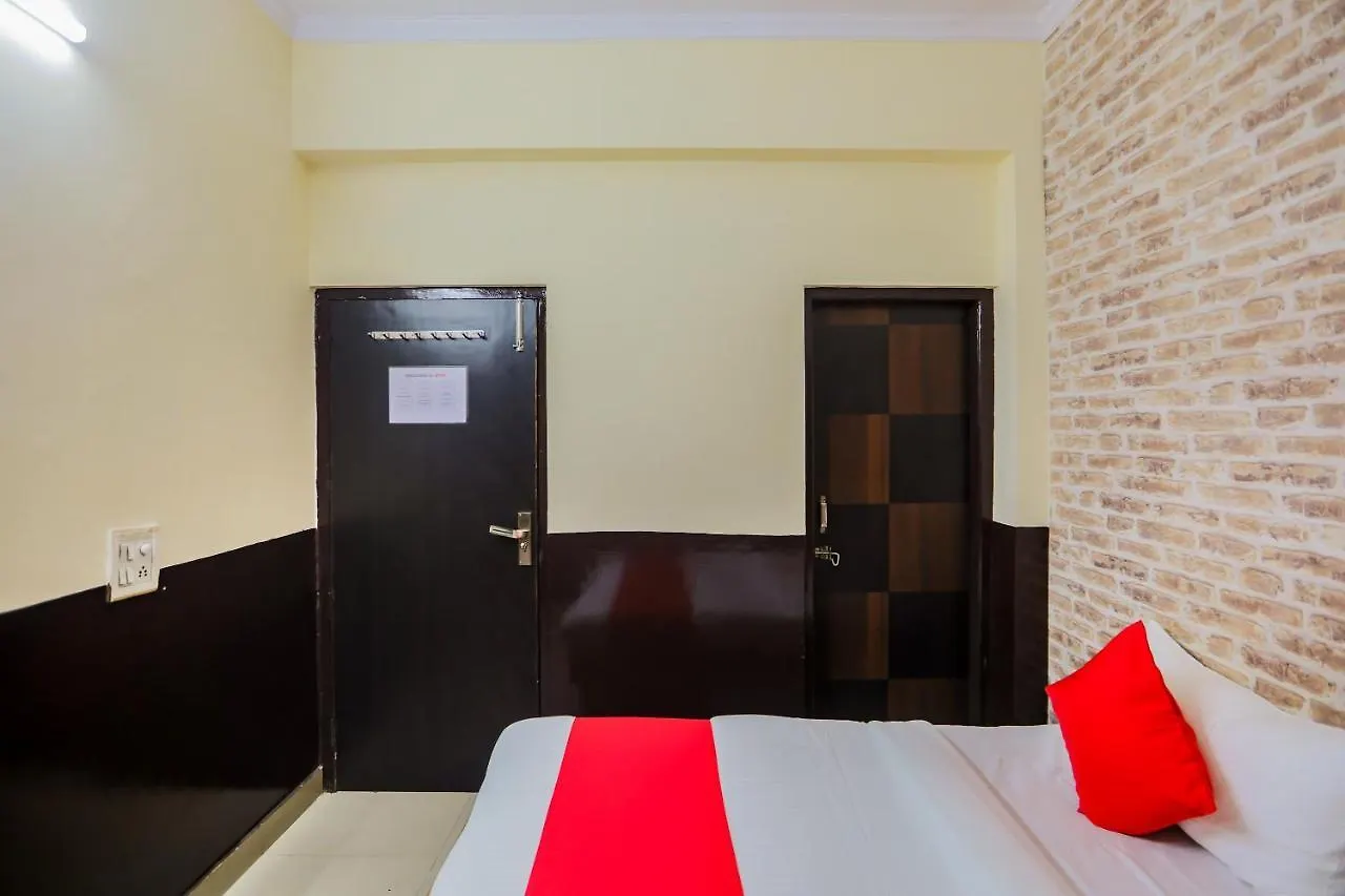 Oyo 61833 Sahil Guest House Gurgaon 3*,  India