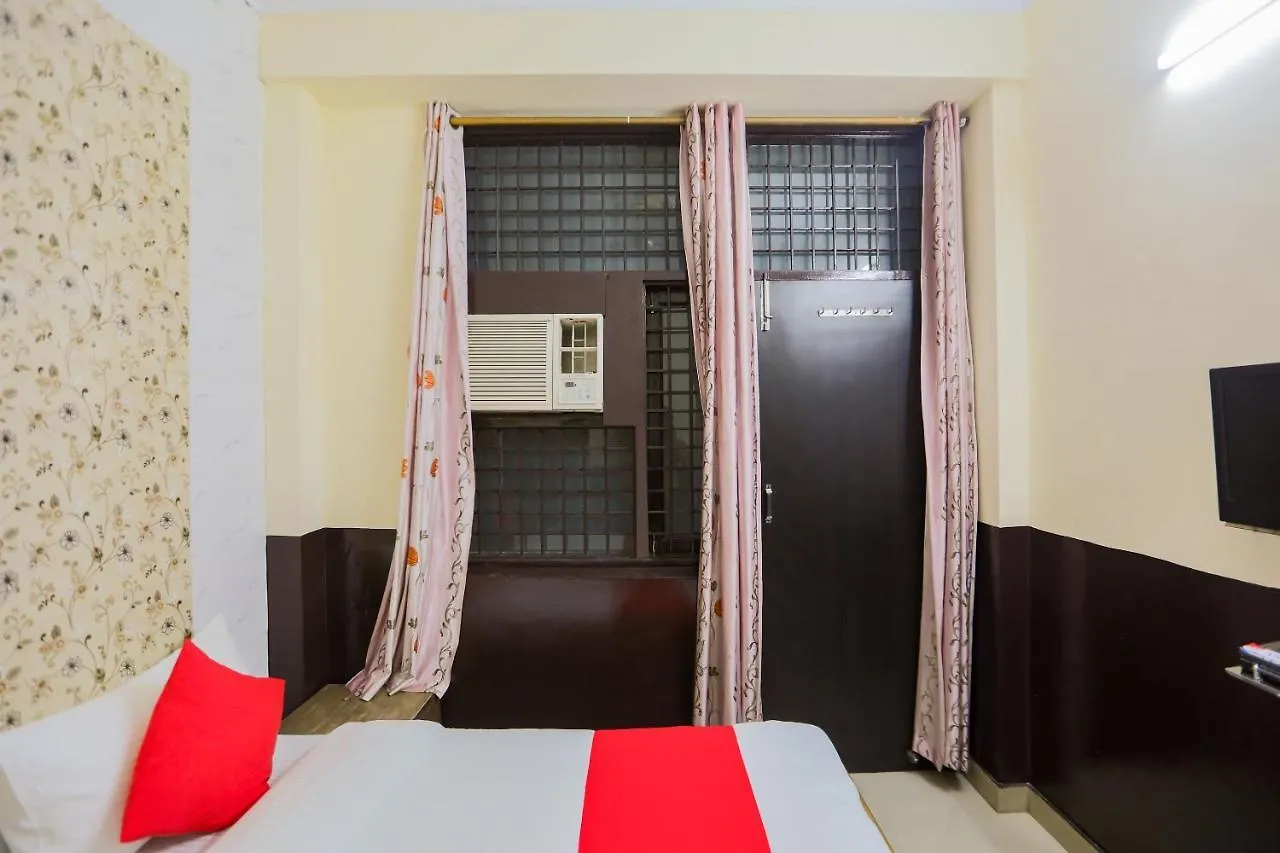 Oyo 61833 Sahil Guest House Gurgaon Hotel