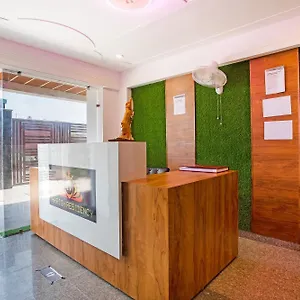 Hotel Capital O Harish Residency, Gurgaon
