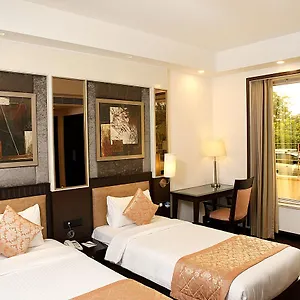 Hotel Inde Vista Woods Huda Centre,, Gurgaon
